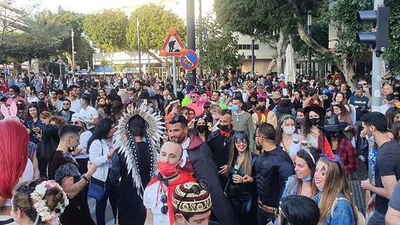 חגיגות חג פורים מסיבה מסיבות התקהלות התקהלויות לא חוקיות ב כיכר דיזינגוף תל אביב