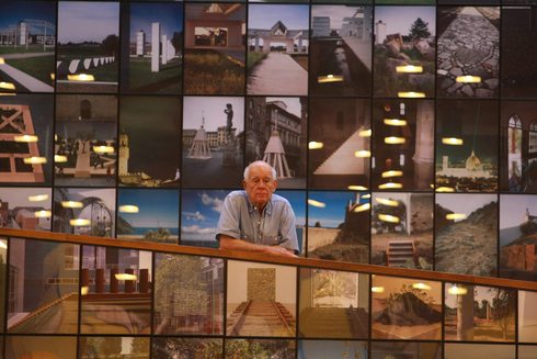 דני קרוון במוזיאון תל אביב, צילום: שאול גולן