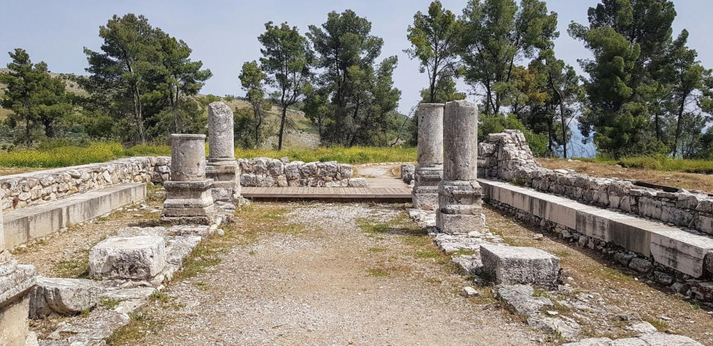 פנאי שרידי בית הכנסת העתיק