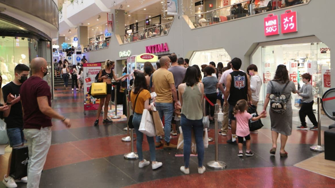 מבלים קונים קניון דיזנגוף סנטר תל אביב חופש יום בחירות 2021 שופינג קניות 