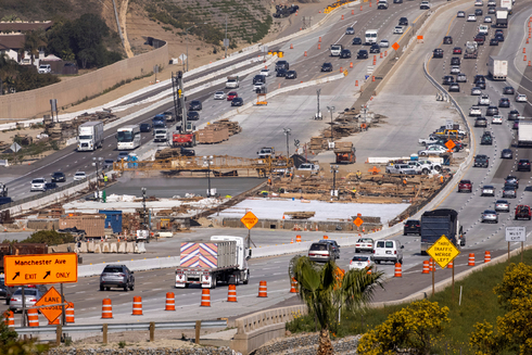 סלילת כביש מהיר בקליפורניה, צילום: רויטרס