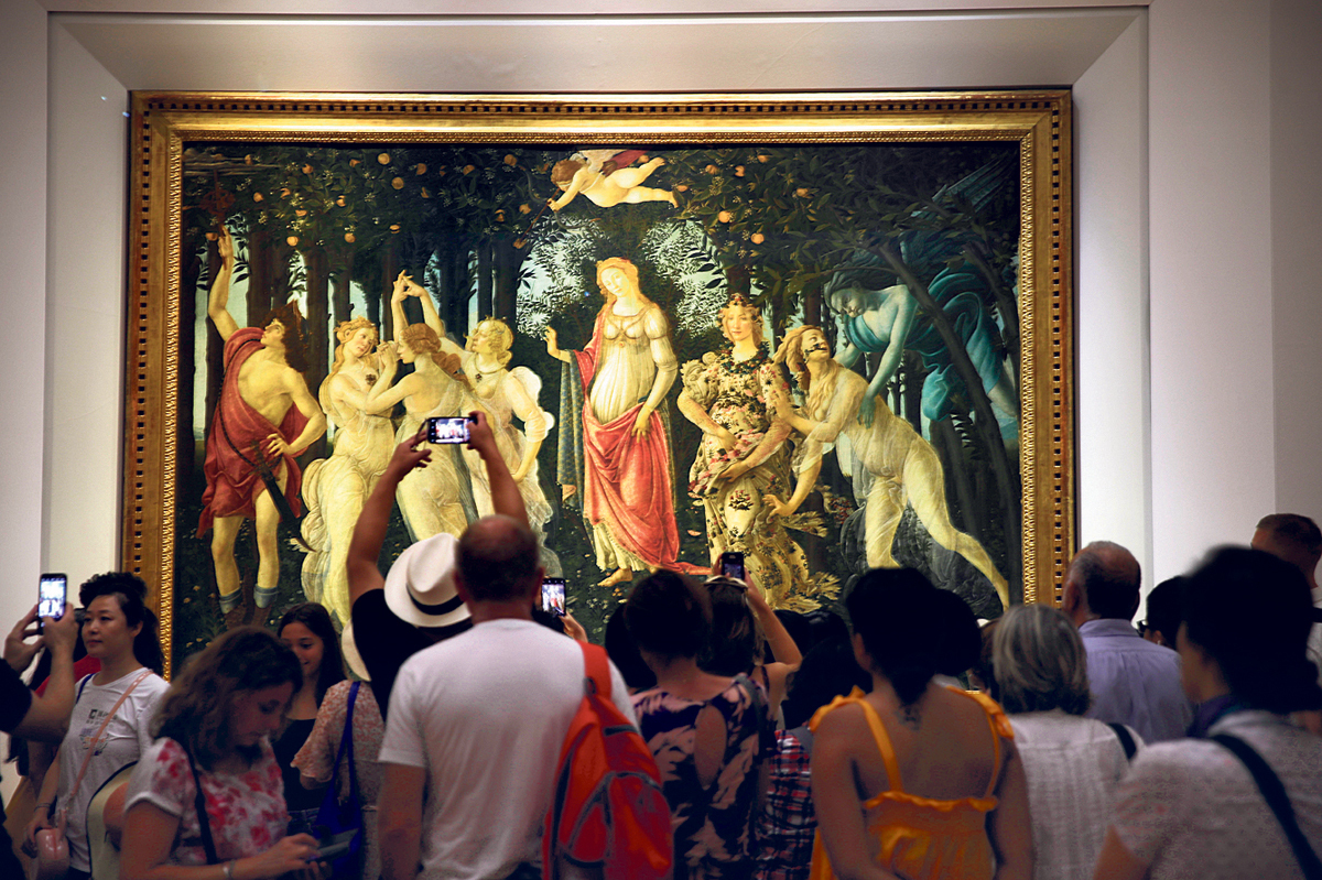 פנאי גלריית אופיצי פירנצה עמוסה בתיירים