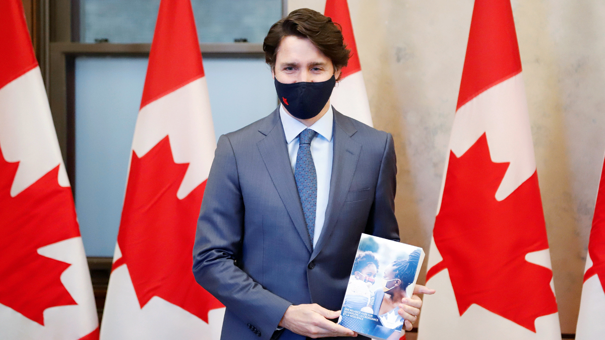 ראש ממשלת קנדה ג'סטין טרודו מציג את התקציב