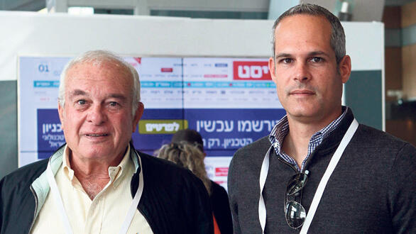 מימין גיורא אקרשטיין ו צבי אקרשטיין