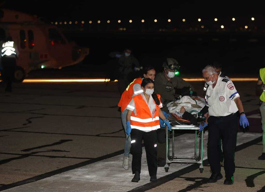 פינוי פצועים בית חולים רמב"ם לאחר נפילה הילולה הר מירון ל"ג בעומר עומס מנחת 