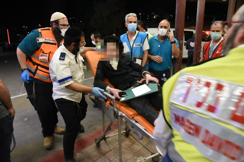 פינוי פצועים בית חולים זיו לאחר נפילה הילולה הר מירון ל"ג בעומר עומס מנחת 