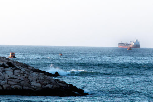 מיכלית נפט בנמל אילת. "הגדלת הפעילות תגרום נזק סביבתי בלתי הפיך"  
, צילום: צפריר אביוב