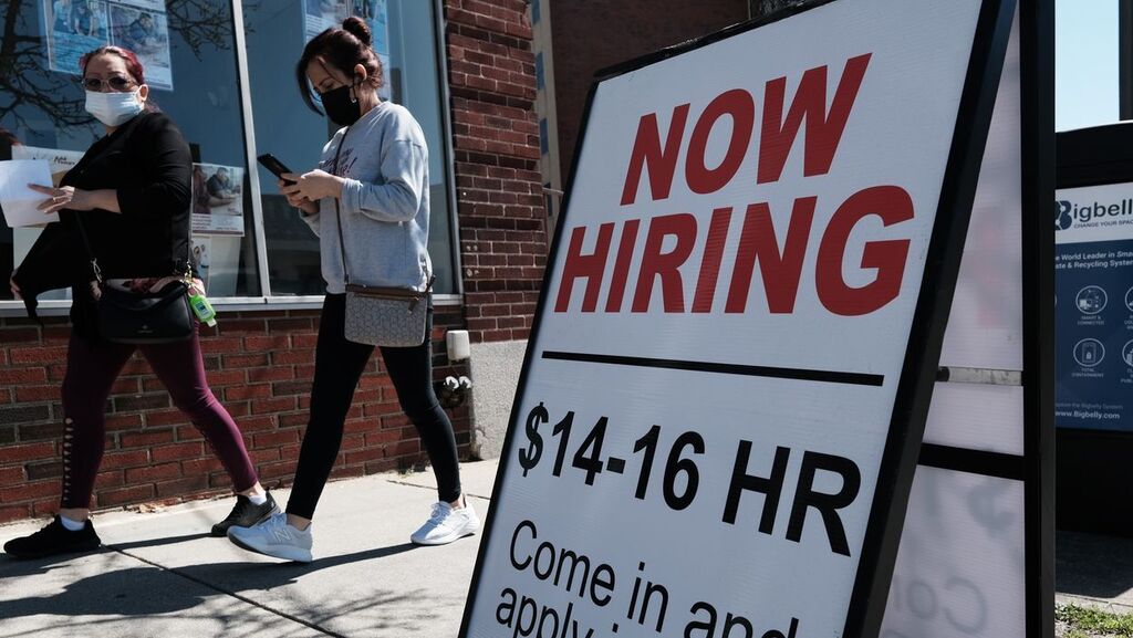 אכזבה: המשק האמריקאי ייצר רק 266 אלף משרות חדשות באפריל
