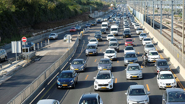 פקקים בכבישי ישראל מכוניות בכבישים