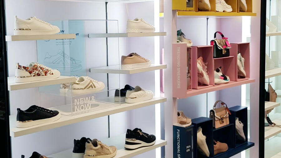 סניף של נעלי אלדו. רכישת פעילות הרשת תרמה לדוחות בריל נעלי אלדו סניקרס