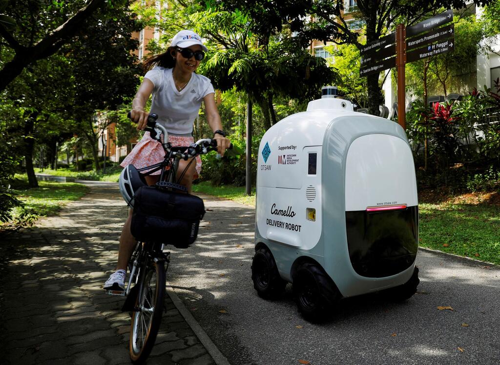 פוטו רובוטים משלוח סינגפור 