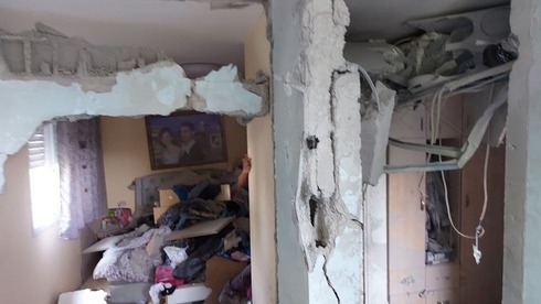 הרס בדירה שנפגעה מרקטה, יואב זיתון