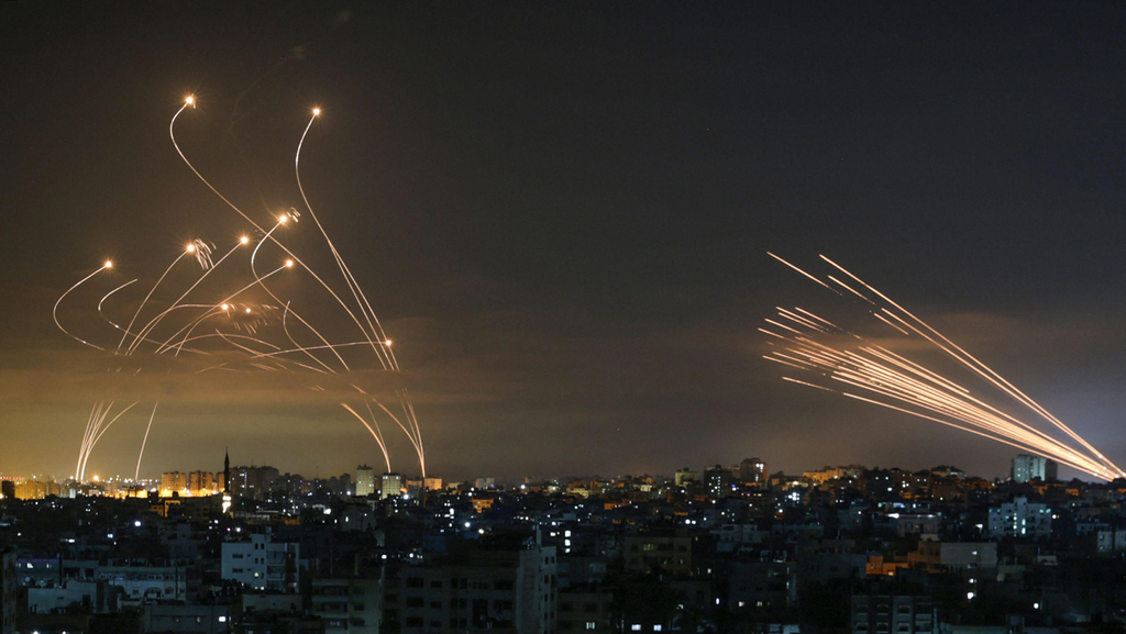 Israel targets Gaza tunnels, Palestinian rocket attacks persist