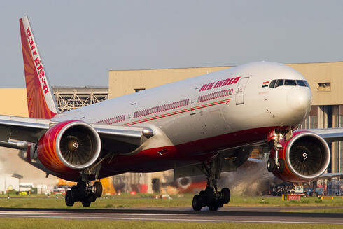 מטוס של חברת התעופה אייר אינדיה, Flickr / Darryl Morrelll