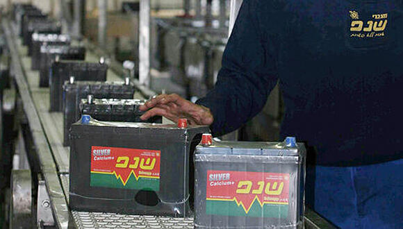 מצברים של שנפ במפעל