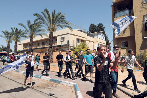 יהודים מתפרעים בלוד, צילום: אוראל כהן