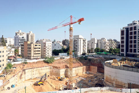 אתר בנייה בגבעתיים, צילום: אוראל כהן