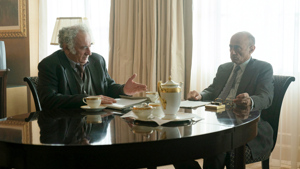 מימין סלים דאו כאבו עלא ו דב גליקמן כיאיר הירשפלד מתוך הסרט אוסלו של HBO