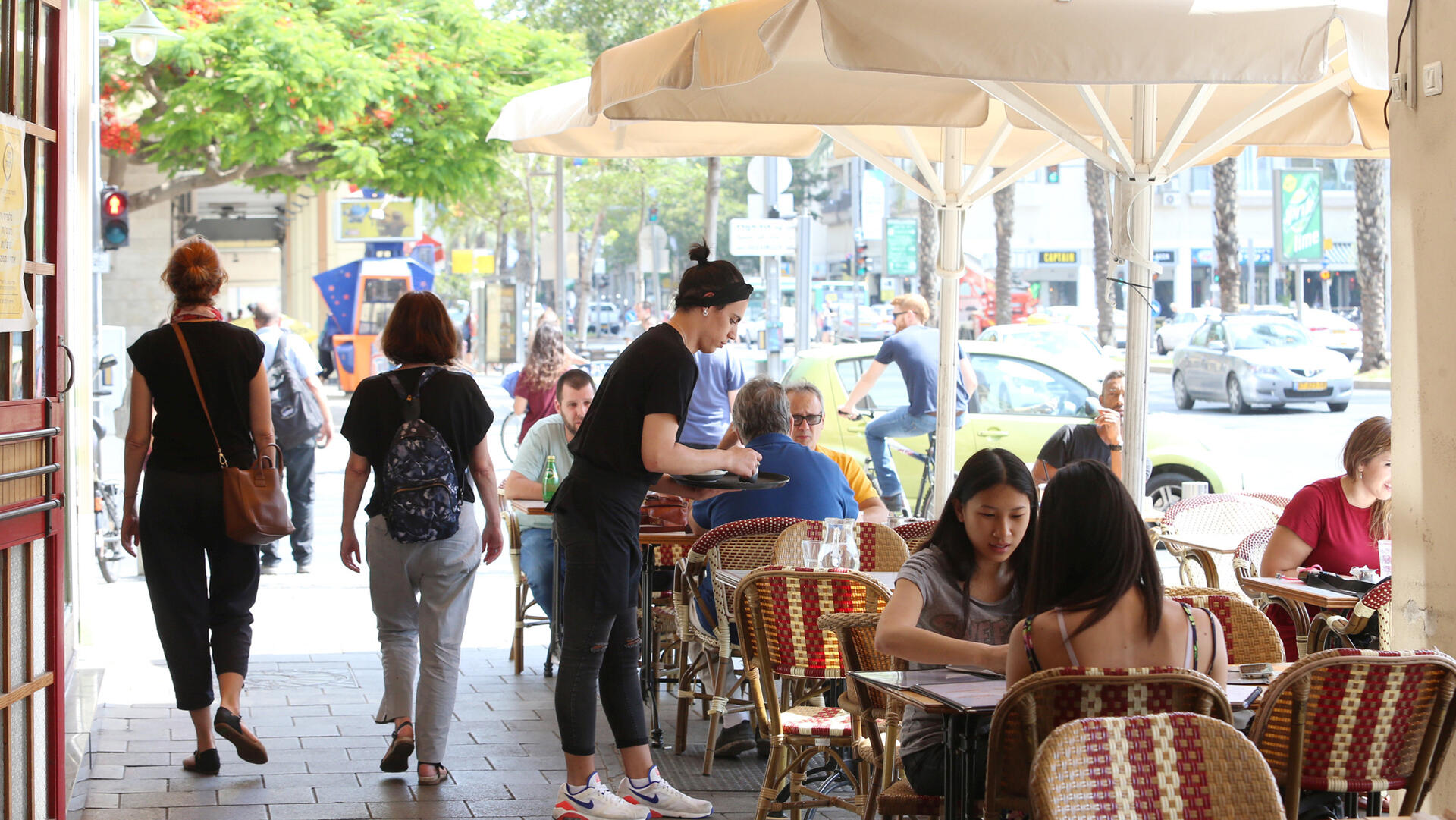 בית קפה רחוב אבן גבירול תל אביב