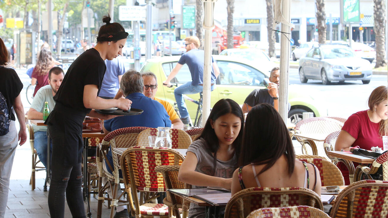 בית קפה רחוב אבן גבירול תל אביב