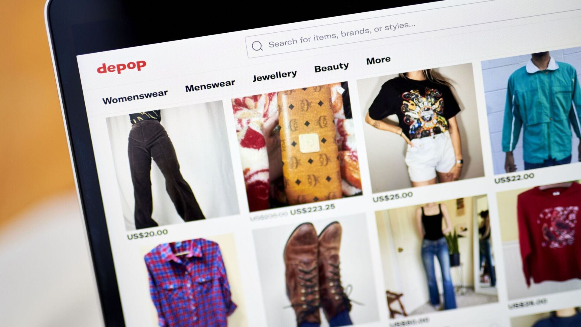 Etsy אטסי  קונה Depop דיפופ חנות מקוונת בגדים יד שנייה 