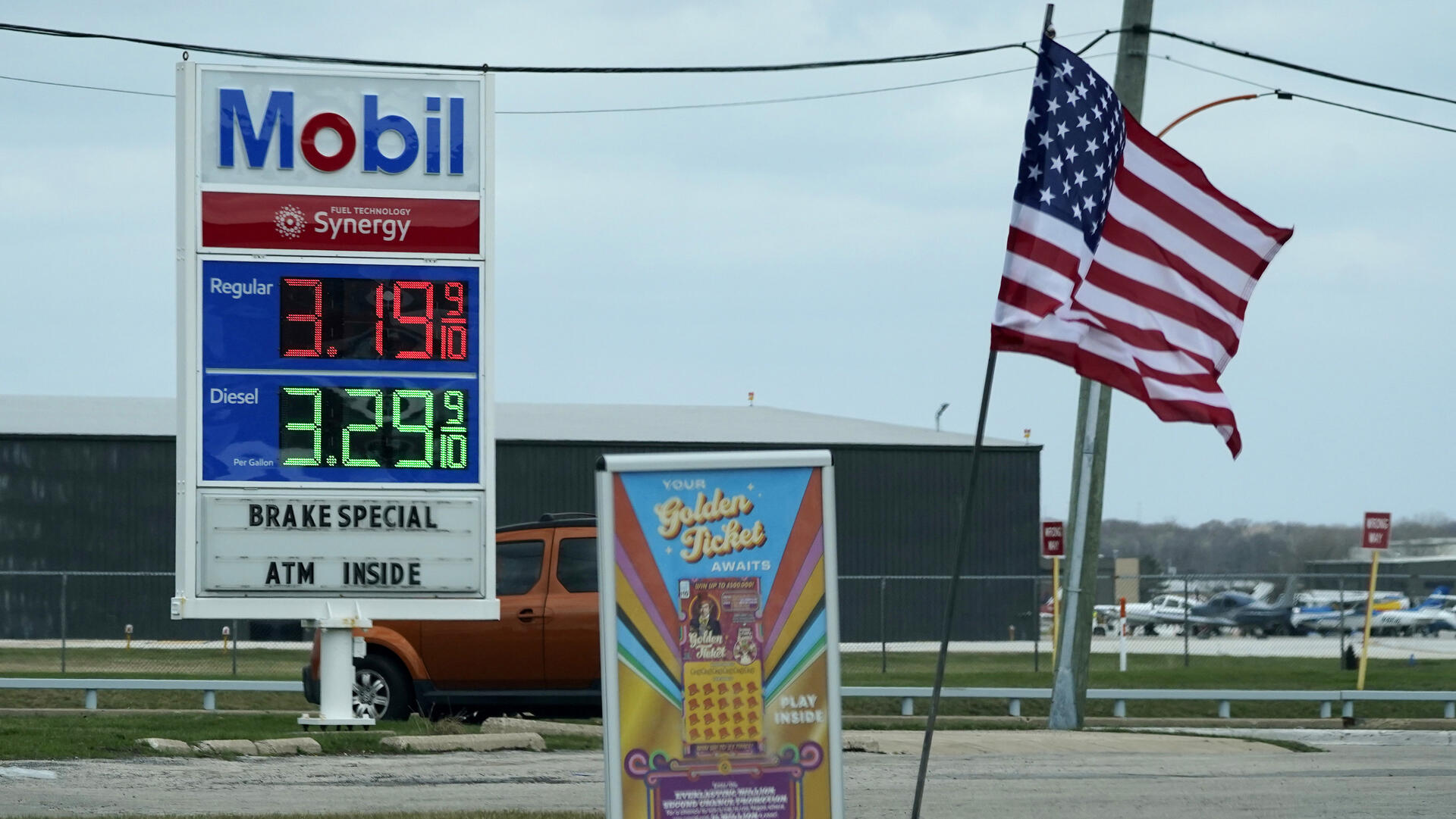 מחיר בנזין תחנת דלק מוביל אינפלציה ארה"ב