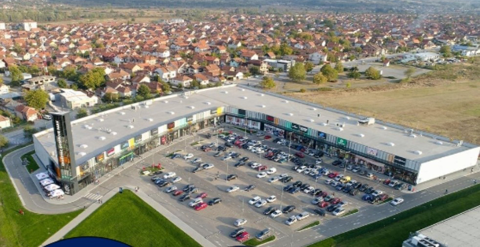 מרכז מסחרי בעיר קרוסבאץ' סרביה