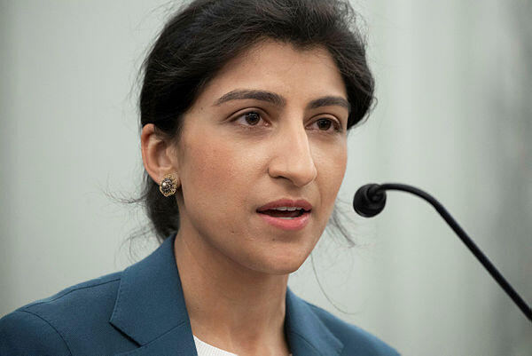 לינה קאן (Lina Khan), יו"ר נציבות הסחר בארה"ב , AP