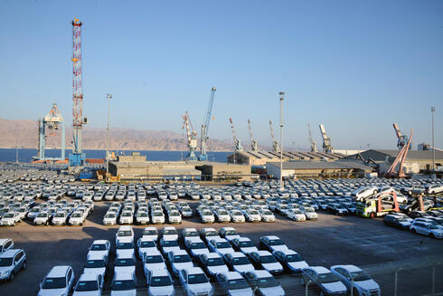 מכוניות בנמל אילת, צילום: יאיר שגיא