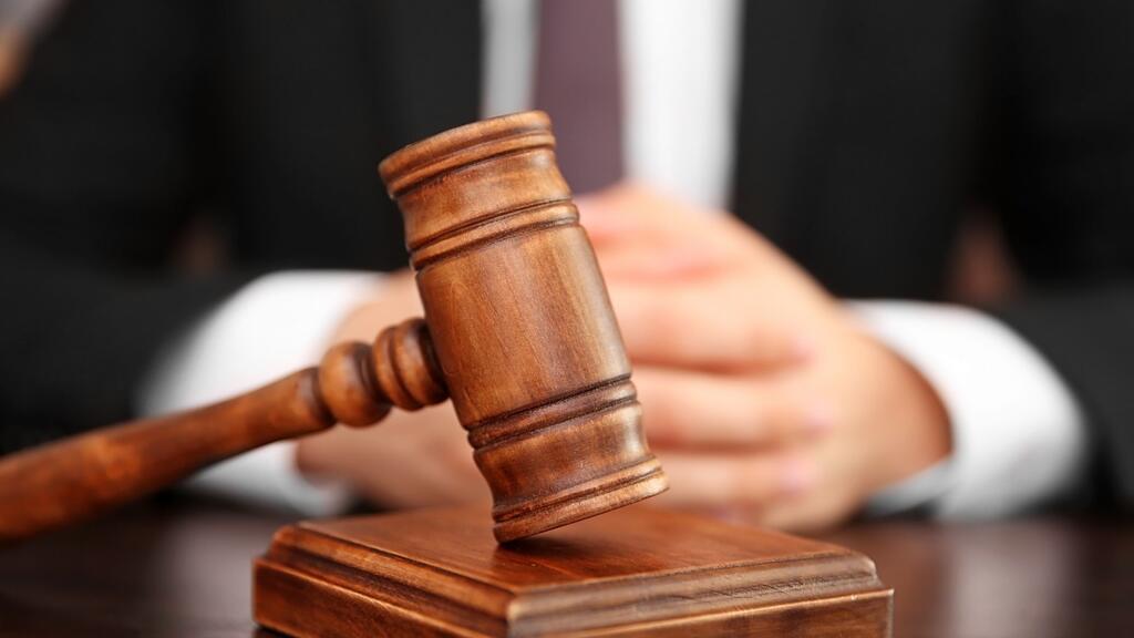 אילוסטרציה (קרדיט: Canva) אילוסטרציה פטיש בית משפט