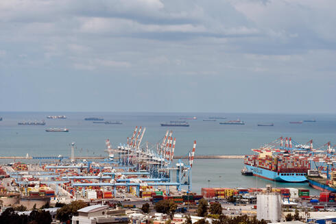 נמל חיפה , צילום: שרון צור