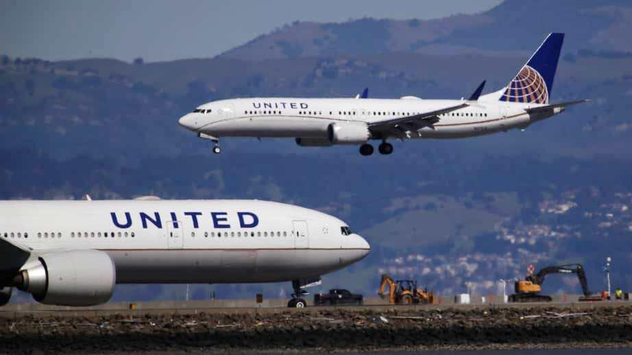חברת תעופה יונייטד איירליינס בואינג 737 נמל תעופה סן פרנסיסקו (צילום: גטי ) חברת תעופה יונייטד איירליינס בואינג 737 נמל תעופה סן פרנסיסקו