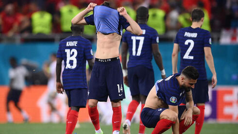 שחקני צרפת מאוכזבים אחרי ההפסד ל שוויץ ב יורו 2020, AFP