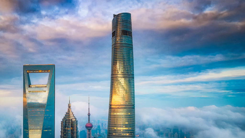 לגעת בעננים: המלון הגבוה בעולם נפתח בשנגחאי 