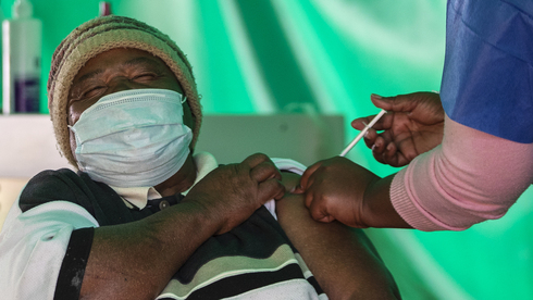 חיסון לקורונה בדרום אפריקה, איי פי