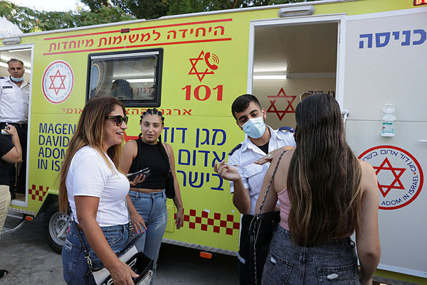 מתחם חיסון פופ-אפ בתל אביב , צילום: אוראל כהן