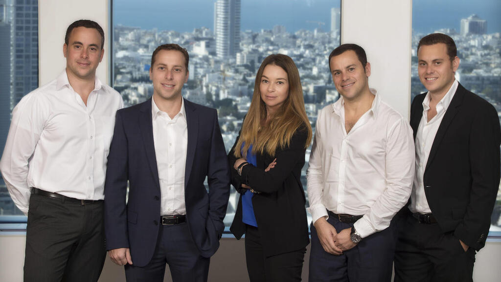 בעלי גינדי החזקות (צילום: אלי דסה) בעלי גינדי החזקות