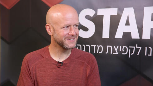  אמיר שבט, הבכיר הישראלי בטוויטר לשעבר, מקים קרן השקעות קטנה