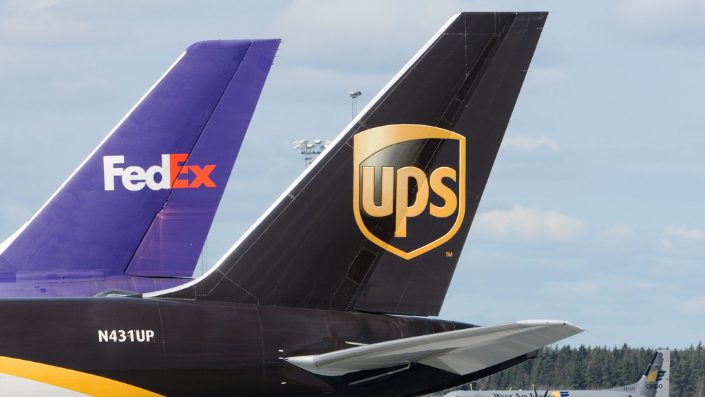 המסחר המקוון רק מתייקר: פדקס ו-UPS מעלות תעריפי משלוחים