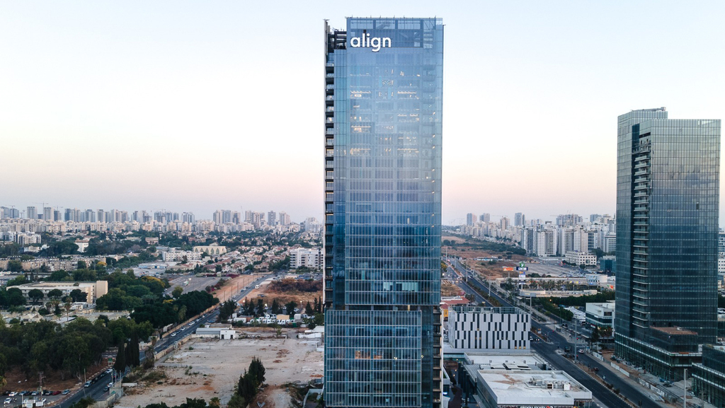 רבוע כחול רכשה 24 קומות במגדל משרדים בפ&quot;ת ב-377 מיליון שקל