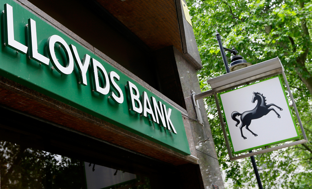 Lloyds Bank לוידס בנק בריטניה
