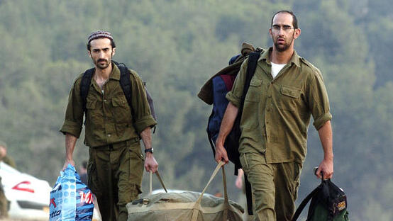 הגנה מפיטורים, היעדר תשלום לבני זוג וצבירת חופש: ההטבות הזמניות של המילואימניקים הופכות קבועות 