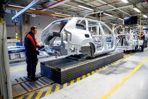 מפעל מכוניות וולוו בגטנבורג שבדיה, צילום: רויטרס