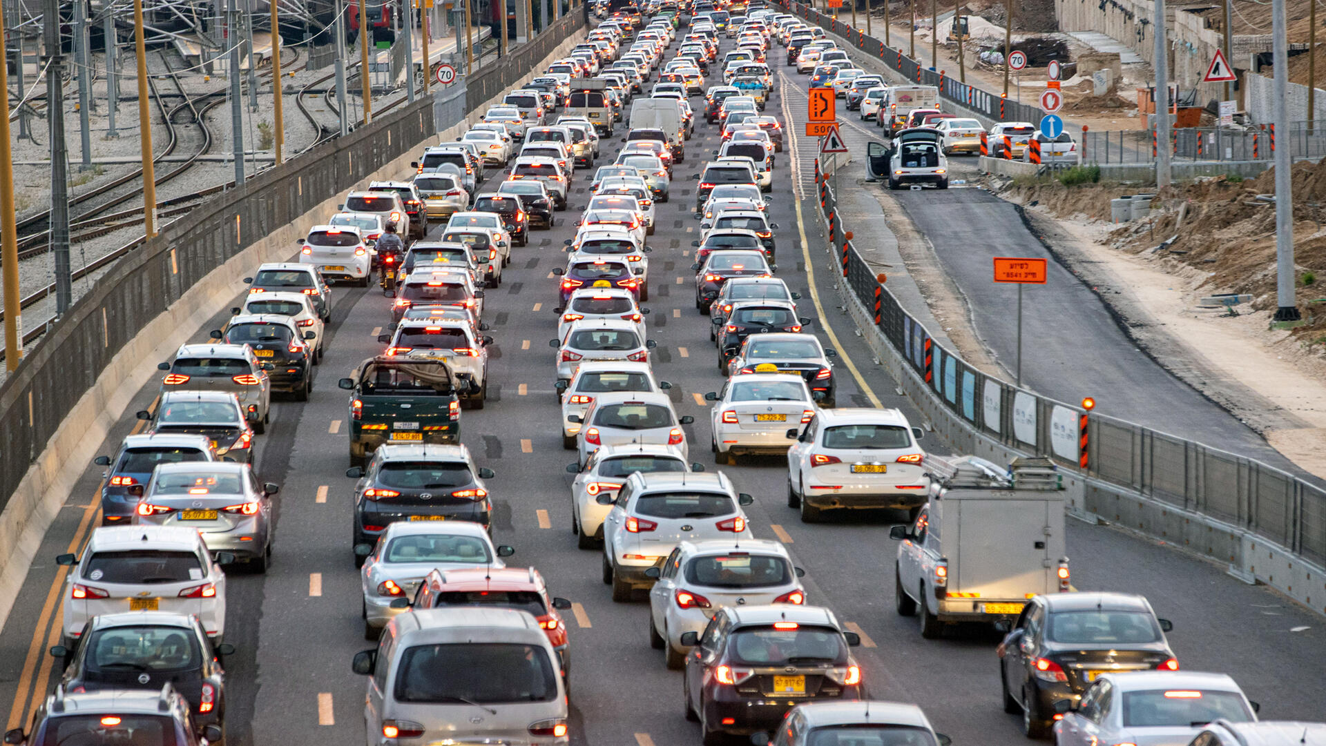 פקק תנועה ב כביש איילון תל אביב עומסי תנועה
