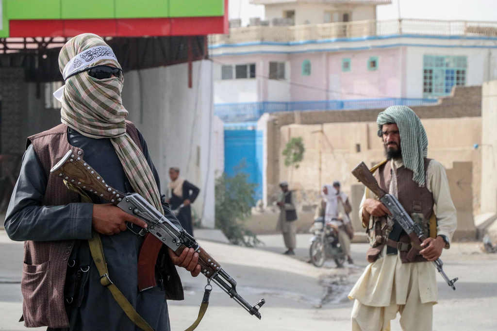 לוחמי טליבאן משתלטים על קאבול אפגניסטן