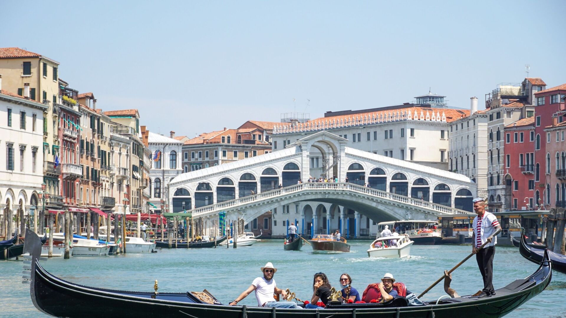 ונציה גשר ריאלטו גונדולה איטליה