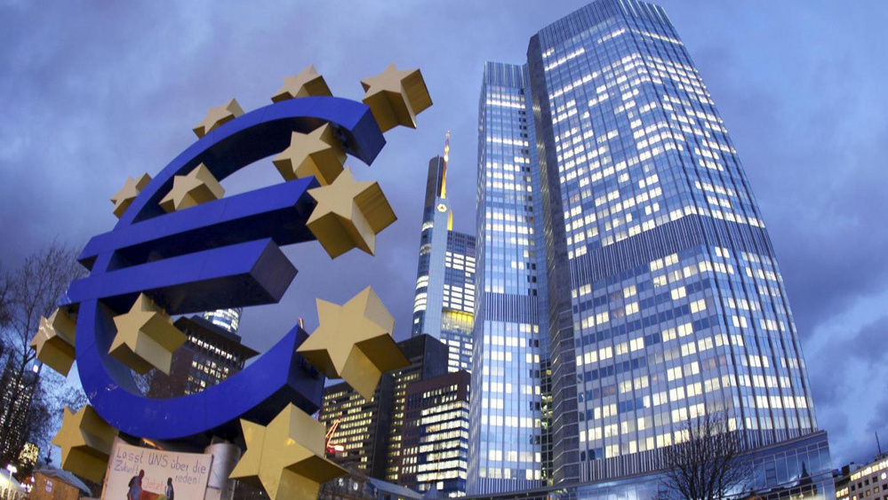 הלחץ האינפלציוני: הבנק האירופי המרכזי יאט את קצב רכישות האג&quot;ח