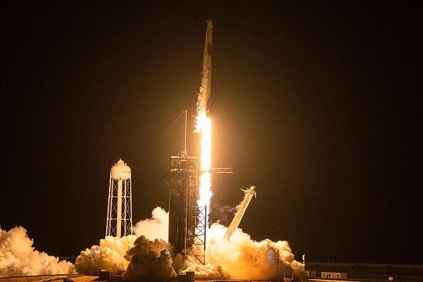 שיגור החללית Inspiration4 של SpaceX ספייס X, הטיסה הראשונה שכל הנוסעים בה היו אסטרונאוטים לא מקצועיים, גטי אימג