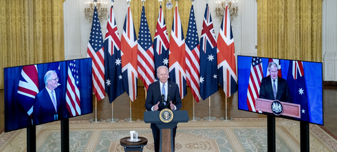 מנהיגי בריטניה, ארה"ב ואוסטרליה בנאום לכינון הברית, בשבוע שעבר, צילום: בלומברג
