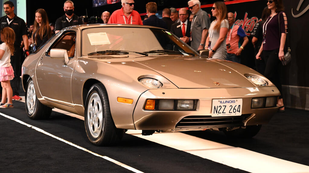 רכב פורשה Porsche 928 (צילום: AP) רכב פורשה Porsche 928